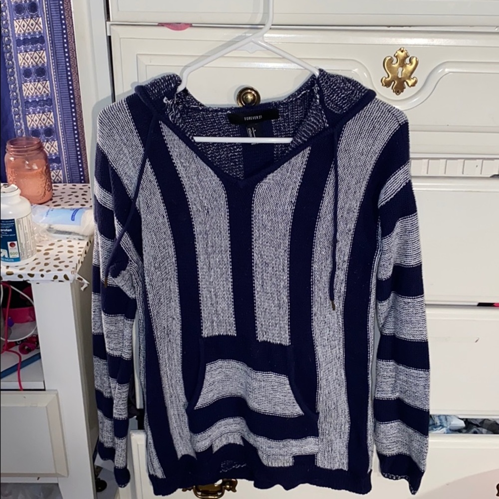 Blue and white pull over